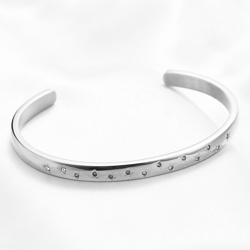Nemesacél csillagos karkötő whitegold
